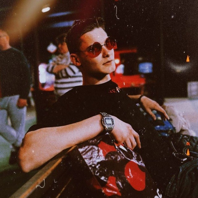 Den Den в LOOKY — Hello