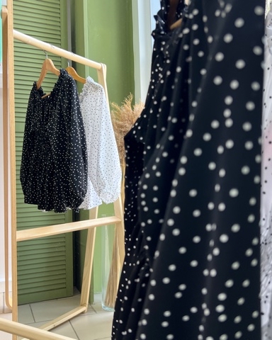 fabrika_showroom в LOOKY. #платьелипецк,#женскаяодежда,#женскаяодеждалипецк,#шоурумлипецк,#одеждалипецк,#летнееплатье,#платье2023,#весна2023. Блузка со спущенными...