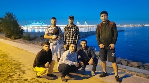 alim02.05.99 в LOOKY. . Питер