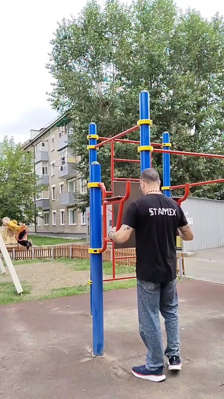 stas_djstamix в LOOKY. #спорт,#жизнь,#power,#djstamix,#life. Прокачиваю спину.
#с...