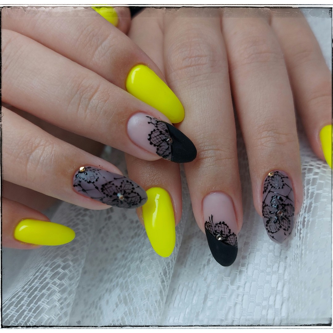 ulitina.nail в LOOKY — Яркий стильный маникюр в сочетании с кружевом создаёт неверо