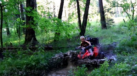 Alex Bes в LOOKY. #off,#ATV. Лужи,грязь,лес! В 5 ...