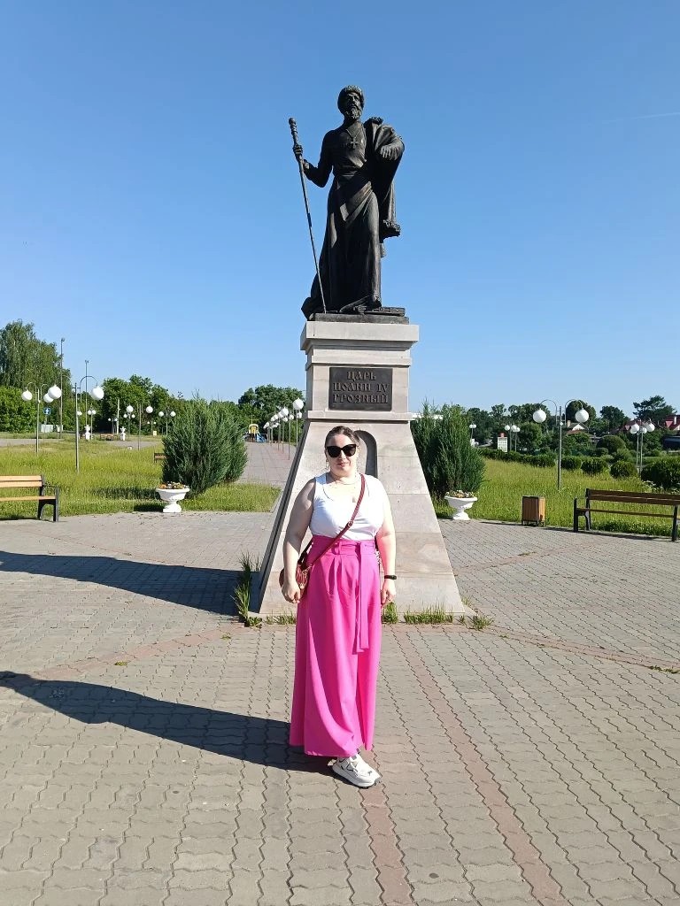 Bastet в LOOKY — Памятник Ивану IV Грозному на набережной в г. Александров