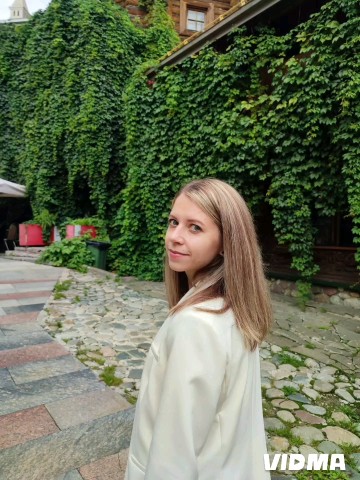 Нина Ромашка в LOOKY. . 