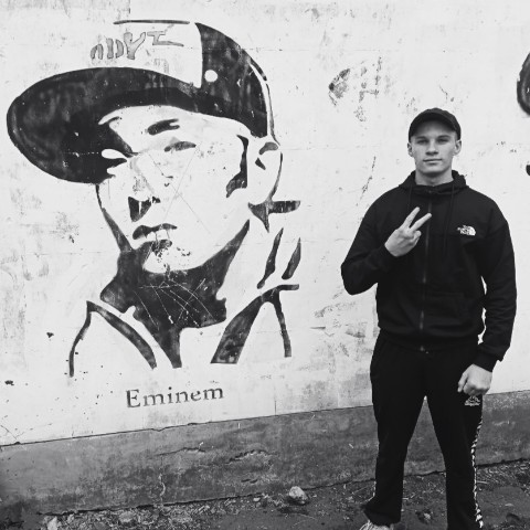 Илья Половка в LOOKY. #eminem. Репер которого знает...