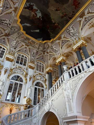 al1naaagrf в LOOKY. #эрмитаж,#санктпетербург,#hermitage,#питер,#люблюэтогород,#музейискусства,#архитектура,#история,#вдохновение. Я снова добралась к ...