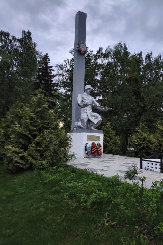 Looky_174538869908368 в LOOKY. . У памятника