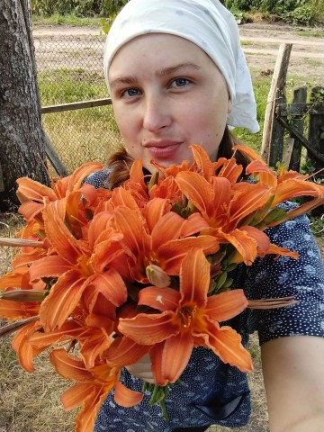 Вика Наумова в LOOKY. . Лилии ⚜️ [#цветы ](ц...