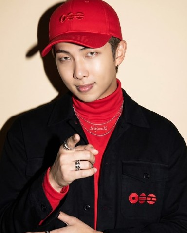 Ксения в LOOKY. . 💜𝗕𝗧𝗦⟭⟬💜 ARIRANG...