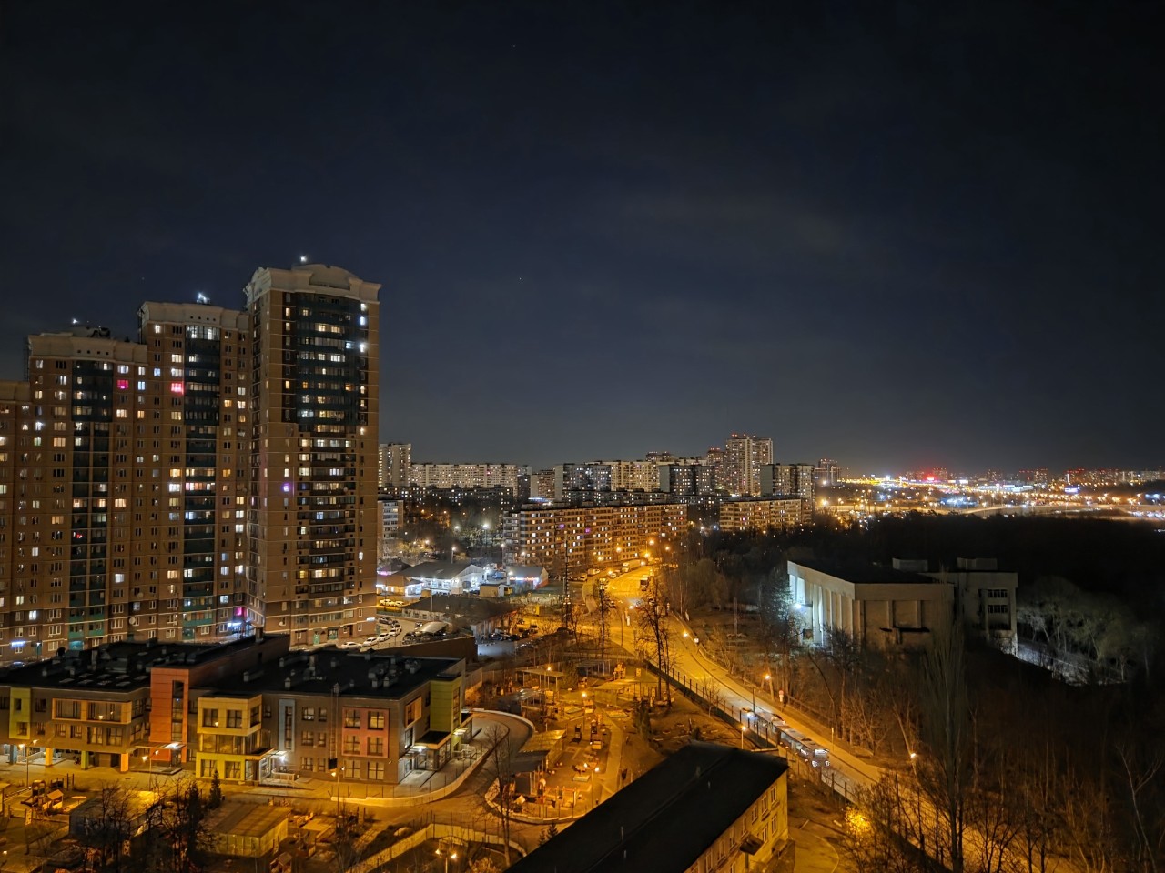 boleslaw__kalenski в LOOKY — Вечерняя Москва [#москва ](москва)[#весна ](весна)[#вечер ](
