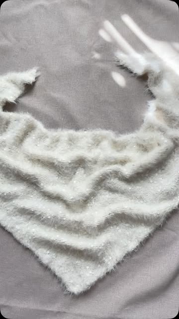 larisa_knitt в LOOKY — В НАЛИЧИИ
Бактус молочный с добавлением королевских пайеток 
