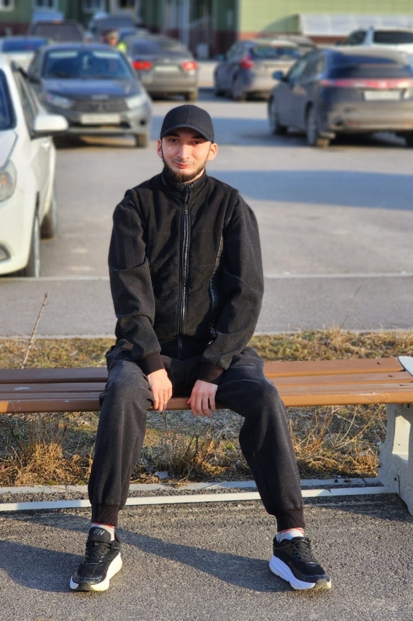 Я сижу на скамейке на Улице Солнышко на Ямале😁🫂