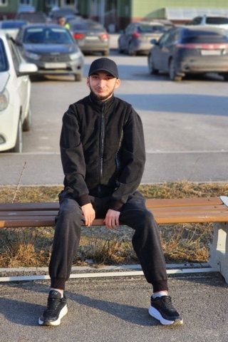 machigovacx в LOOKY. . Я сижу на скамейке н...