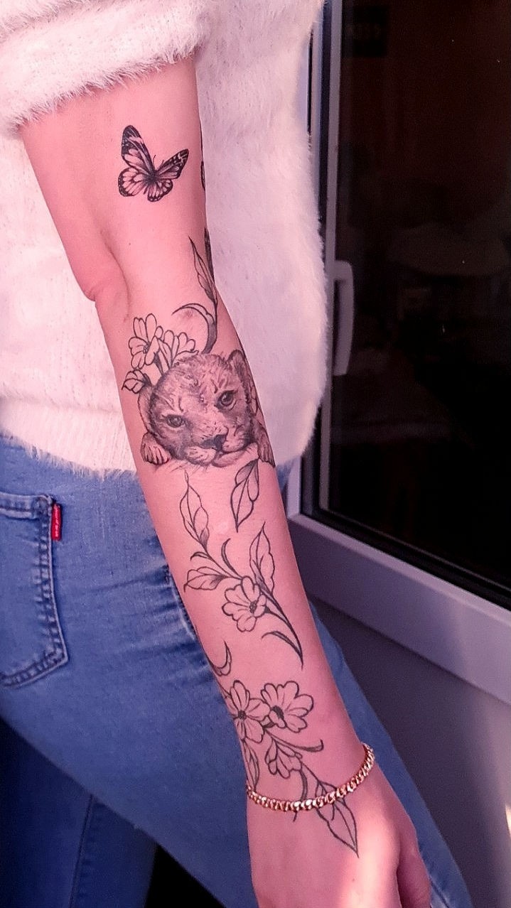 Marizzzz_Art_Tattoo в LOOKY — Татуировка ✨🎀🦁🦋2️⃣0️⃣2️⃣4️⃣ #тату [#татуировка](татуировк