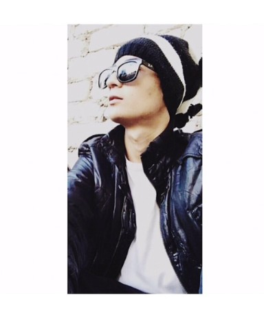 no1forme0 in LOOKY. #fashion. black & white
#selfi...