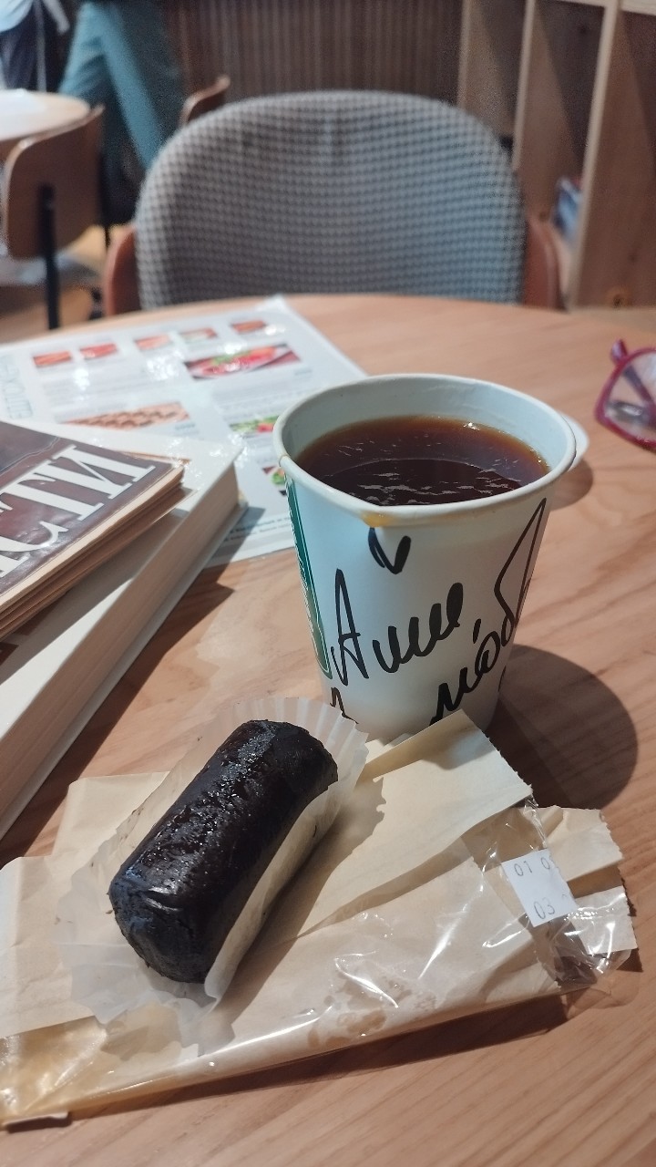 Ашхен в LOOKY — Зашла попить кофе и поскетчить