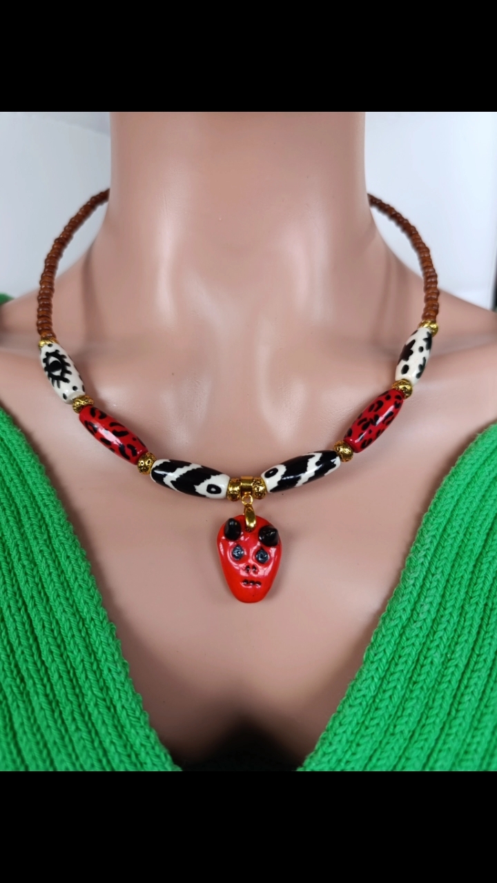 twiggy_piggie в LOOKY. #чертик,#кулончертик,#нишеваябижутерия,#твигипиги,#jewerly,#necklace,#кольеналето,#украшениядлясмелых. Колье с чёртиком 
#ч...