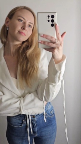 alisa.suhinina в LOOKY. . Айфон или самсунг?