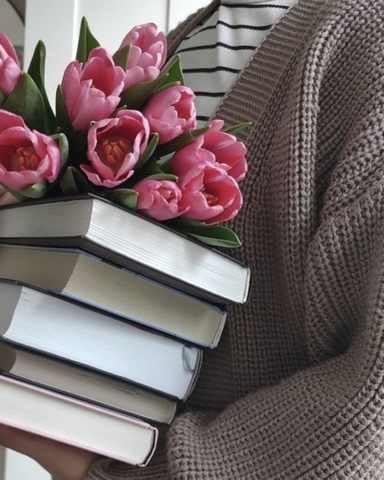 Книжная полка в LOOKY. . [#8марта ](8марта)
Л...