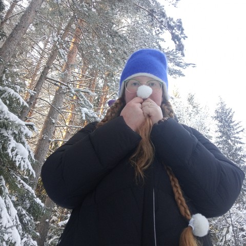 Looky_1721135525268 в LOOKY. . Типа снегурочка 
Хах...