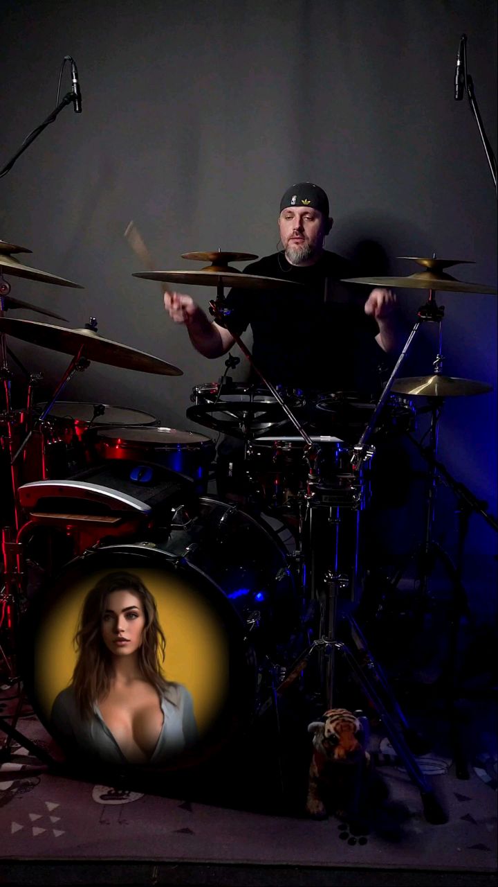 Prakshdrums в LOOKY. #drums,#drumcover,#drummer,#drumming,#prakshdrums,#music,#барабаны,#cover. blur - song 2 #drums...