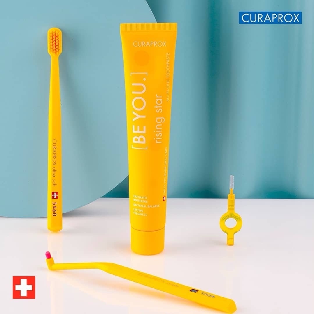 #вопрос_ответ Как укрепить десны? 

Коротко и по-делу 🤓

Чтобы десны не кровоточили, не воспалялись – нам нужно удалять зубной налёт в области десневой борозды. 

Для этого вам понадобится три инструмента: мануальная зубная щетка (например, CS 5460), монопучковая щётка и межзубный ёршик. 

Чистим каждый зуб выметающими движениями, дочищаем монопучковой щёткой в области десневой борозды и ершиком проходимся по каждому межзубному промежутку. Так мы удаляем бактериальный налет, соответственно, десны не будут воспаляться. Десны должны быть плотные, розовые и не кровоточащие.

С заботой о вас, CURAPROX 💙