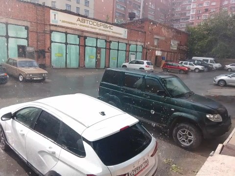 Чепай в LOOKY. #дождь,#ливень,#екатеринбург. Короткий но мощный д...