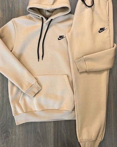 EQS SHOP в LOOKY. . Цена 4499

Спортивны...