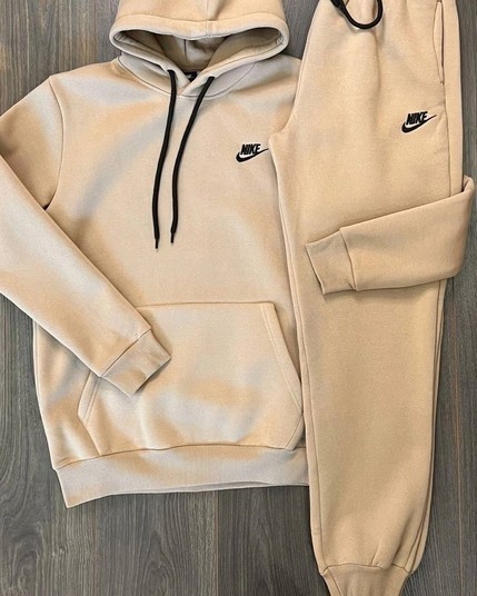Цена 4499

Спортивный костюм Nike
Трехнитка на флисе
Качество Фабричная Турция
Размерный ряд с 46 по 54