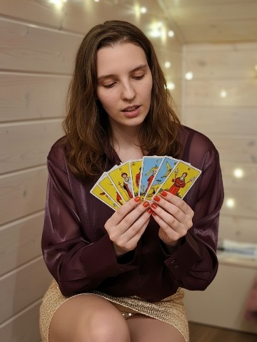 Волшебница Алиса в LOOKY. #таро,#тароотношения,#гаданиеналюбовь,#tarot,#таро,#тароотношения,#таролог,#раскладтаро,#гадание,#эзотерика,#tarot,#tarotreading,#картытаро. Одно из самых популя...
