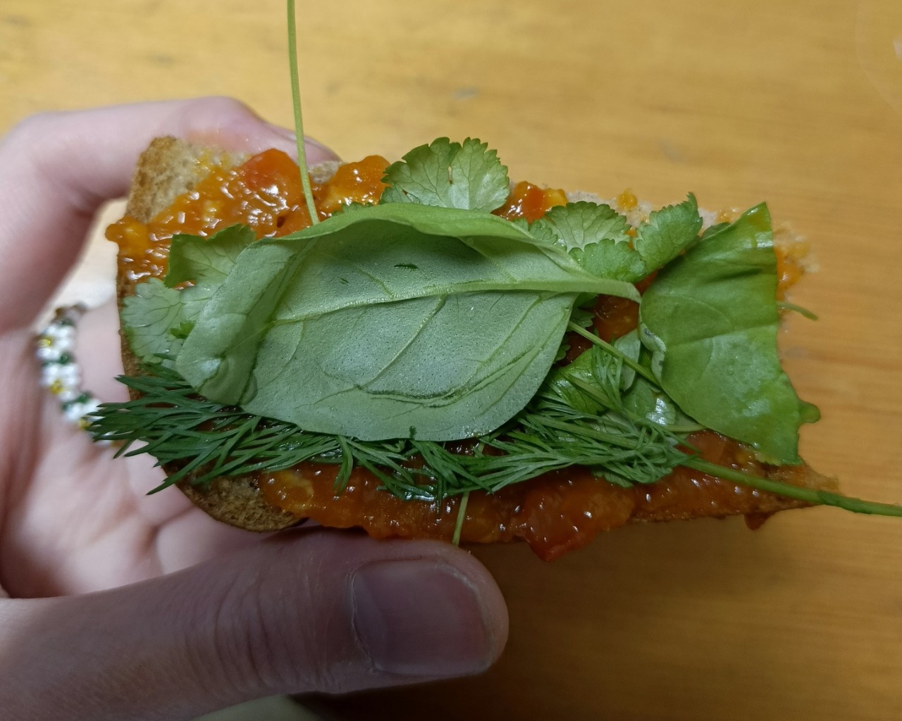  в LOOKY — Зелень из огорода на подоконнике вкусно #огороднаподоконике 