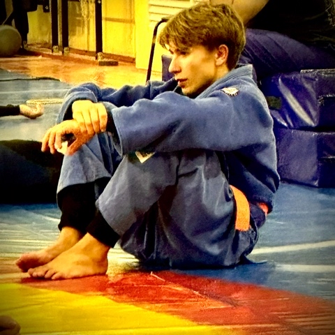 Looky_1701320049888 в LOOKY. #живуспортом,#спорт,#спортчехов,#чеховспорт,#спортподмосковья,#московскаяобласть,#южноеподмосковье,#дзюдо,#дзюдодети,#всемспорт,#спортивнаяшкола,#спарта,#спортсмены,#дети,#детидзюдо,#спортдетям,#тренердзюдо,#judo,#тольковперед,#идемкцели,#цель,#тренировка,#детиспортсмены,#дзюдороссия,#judorussia,#спортивноеподмосковье. В мире дзюдо нет сил...
