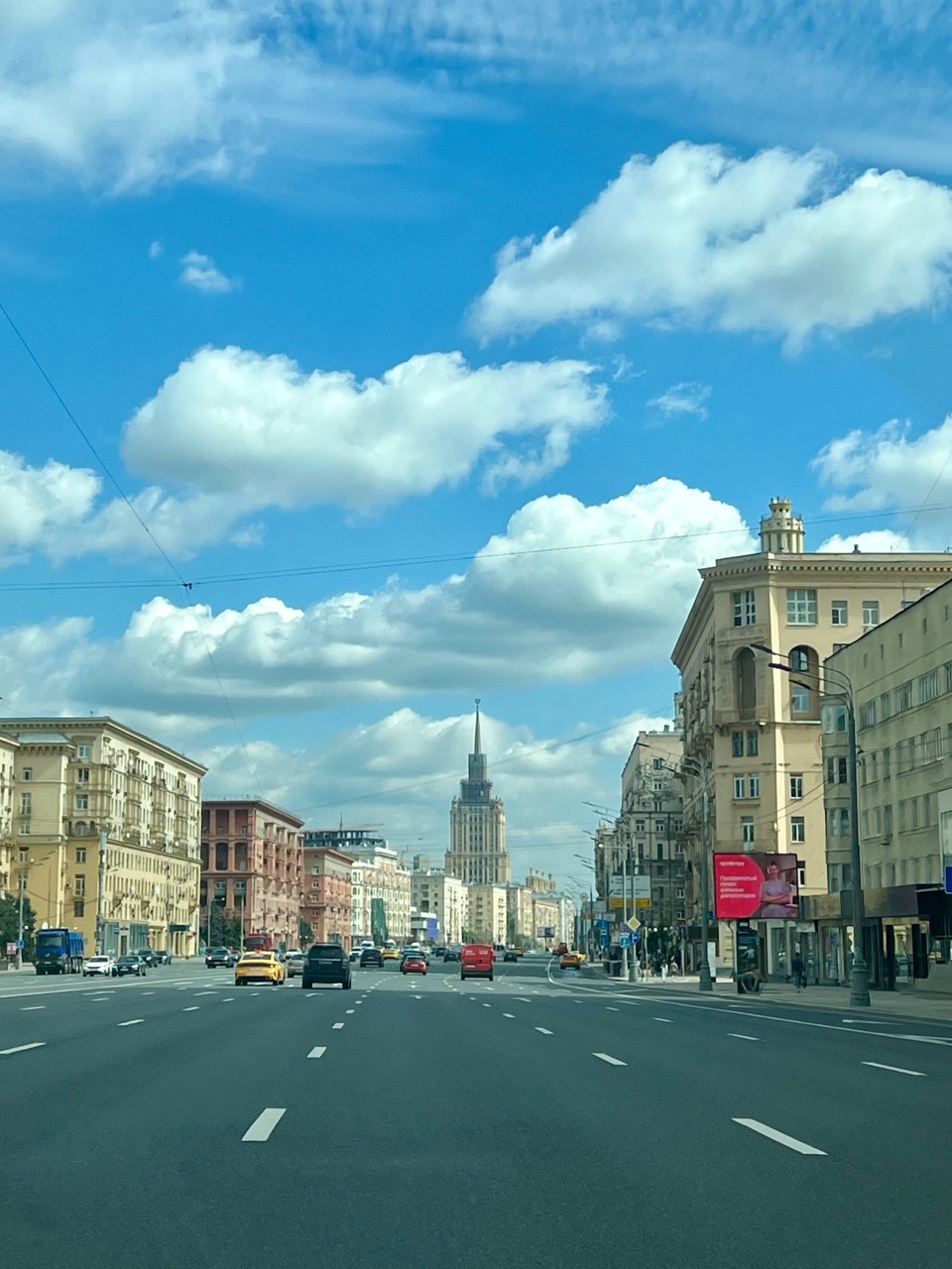 Лето неумолимо убегает от нас… Но еще есть целая неделя августа, и мы используем это время по максимуму😉