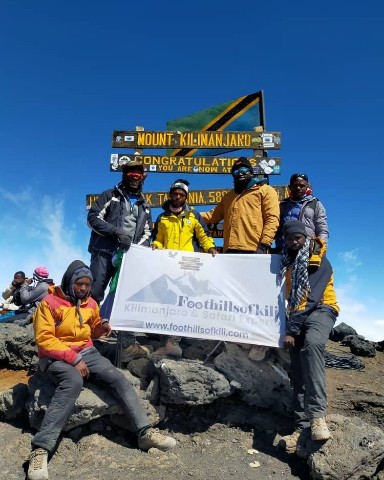 Foothillsofkili Tours в LOOKY. #foothillsofkili,#MountKilimanjaro,#freestandingmountainintheworld,#uhurupeak5895m,#trektokilimanjaro,#tanzanianationalparks,#hikingtime,#visittanzania🇹🇿. The climb might be t...