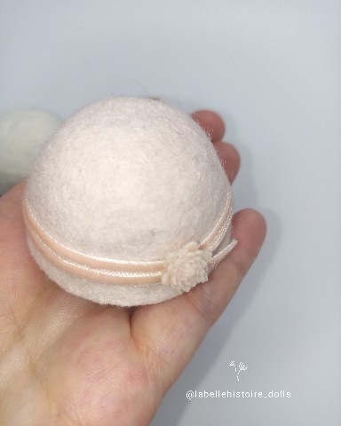 Шляпка для куклы в LOOKY. #тмпрекраснаяистория,#dollscar,,#шляпкадлякуклы,,#dollshat,#шляпкадлякуклы,,#dollhat,#labellehistoiredolls,#шляпаизкашемира,,#кукольнаяшляпка,,#шляпкадлякуклы. #тмпрекраснаяистория...