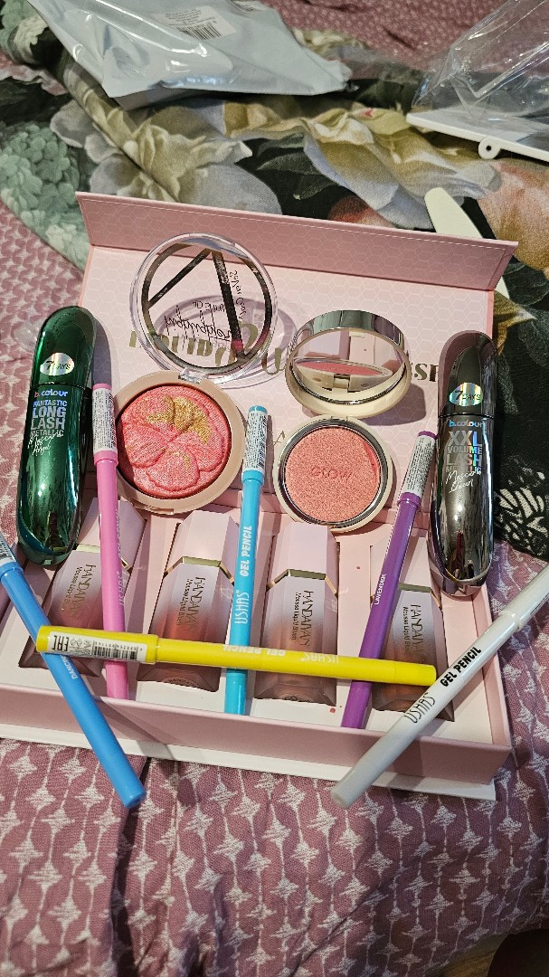 Katerina_Kass в LOOKY — Новая закупочка из озон и подружки😊💄🎨👝