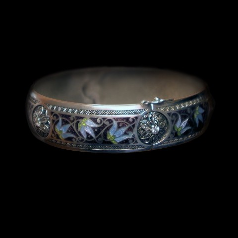 Сергей Бутаров в LOOKY. #браслет,#handmade,#design,#sergboo,#авторскиеукрашения,#ювелирныеизделия,#горячаяэмаль,#украшениясэмалью,#sergboo_эмаль. 🌹

Браслет с колоко...