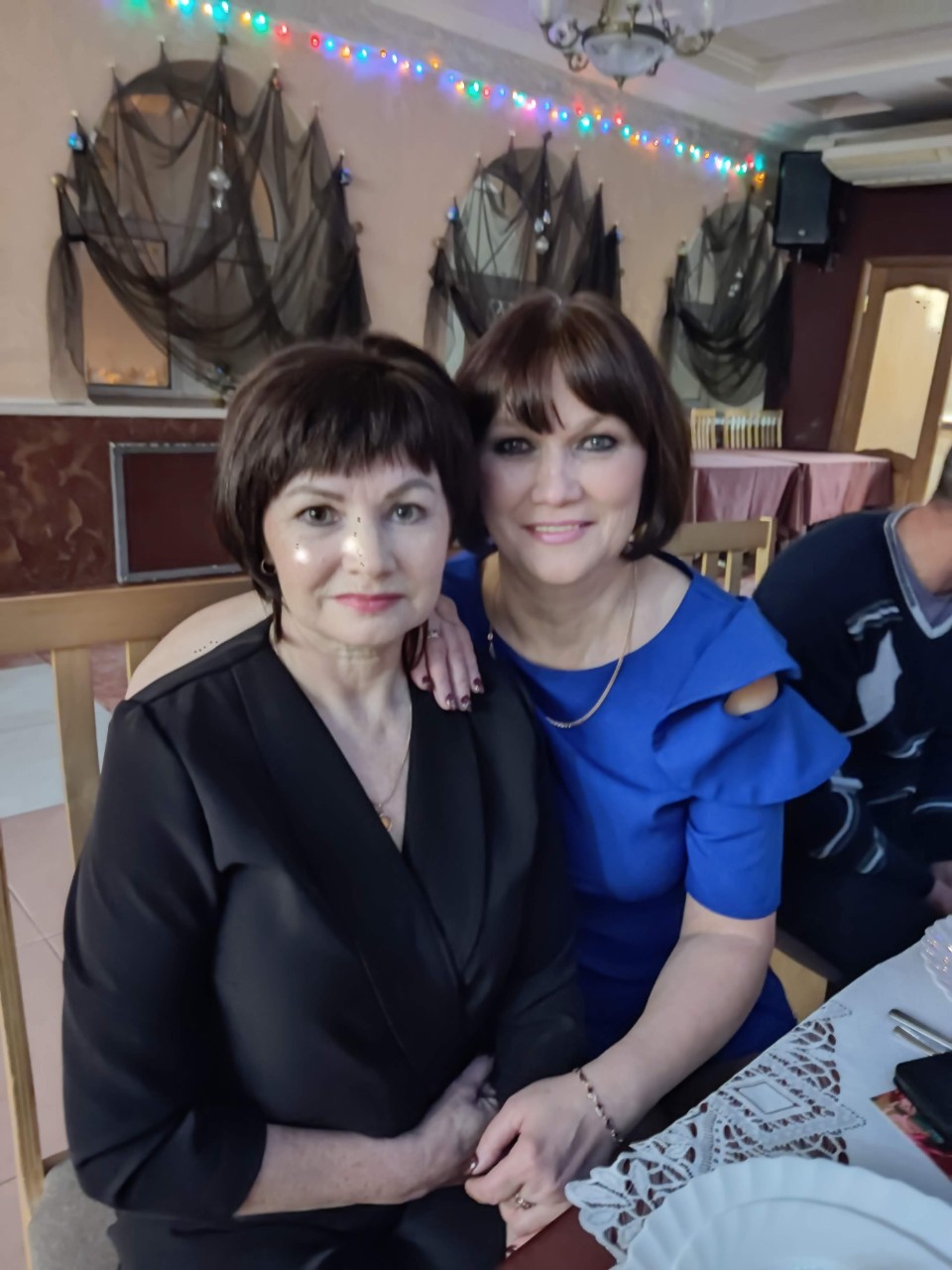 #дружувlooky

Сегодня решила сделать ещё один шаг навстречу новым знакомствам. 💛

Люблю места, где люди вдохновляют друг друга, делятся моментами жизни, находят единомышленников и просто дарят хорошее настроение.

Верю, что любое большое знакомство начинается с маленького «Привет!». 

Поэтому я здесь. 😊

Буду рада новым друзьям, интересным людям и добрым историям.

#дружувlooky