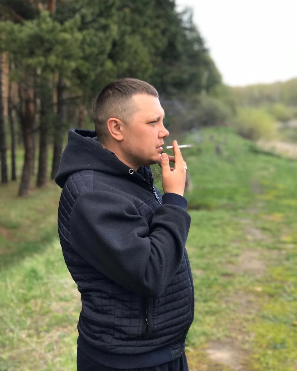 liutoborveleslavovich в LOOKY — А я смотрел на их рожи и думал.

Мысли кружили как мухи над 