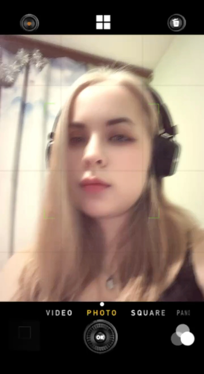 Неоновый Котёнок в LOOKY — публикация