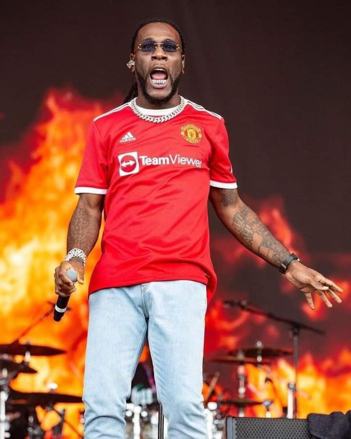Burna boy 🥰❤️
Africa Giant 🦍🦍