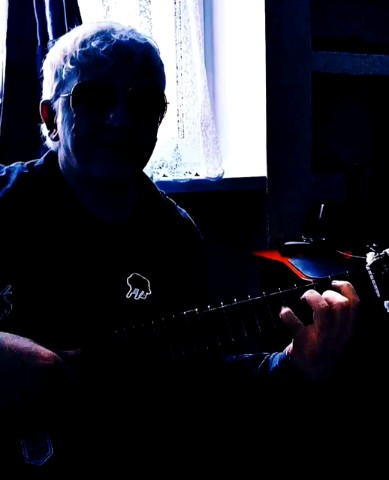 SaadiAnvar в LOOKY. #music,#SaadiAnvar,#voice,#гитара. SaadiAnvar
#music #S...