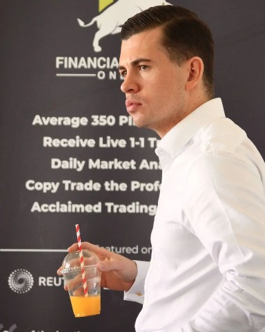 James Bentley fx в LOOKY. . sipping some juice b...