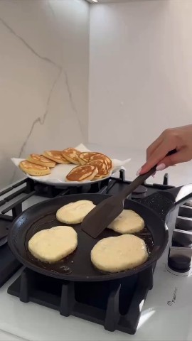 Приятного аппетита в LOOKY. #десерты. Оладьи
#завтраки #де...