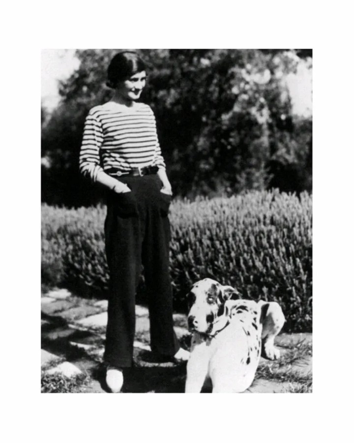 ИСТОРИЯ МОДЫ в LOOKY. #мода,#шанель,#кокошанель,#Франция,#лето,#море,#солнце,#винтажноефото,#фото,#моднаяфотография. Тельняшка стала модн...