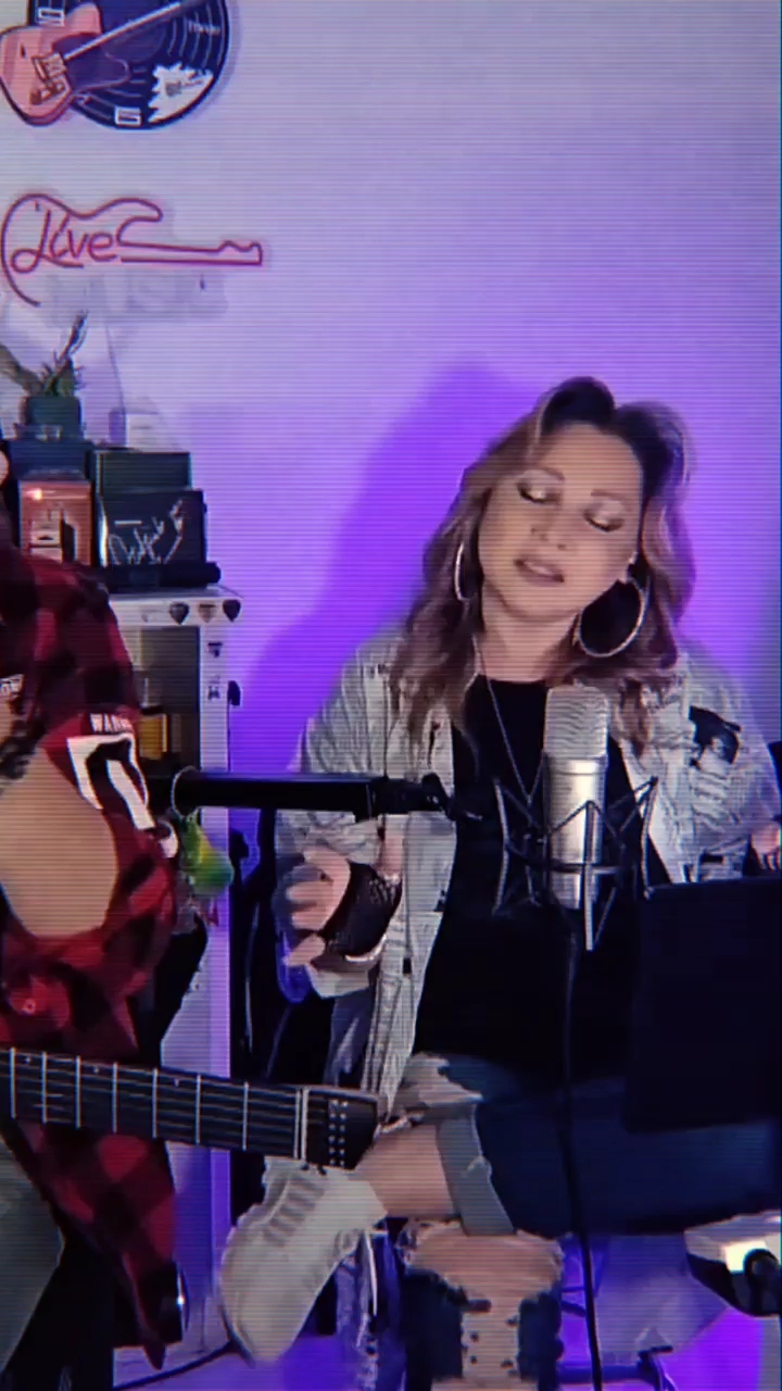 ANN ROXX ПЕВИЦА МУЗЫКАНТ КИТАЙ в LOOKY. . NiHao, ребятули! 

К...