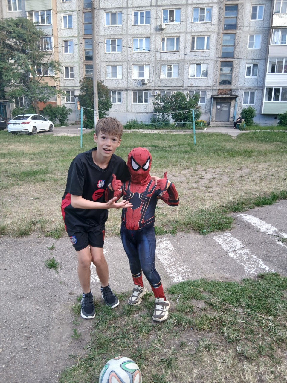 Данила в LOOKY — Наконец то встретил человека паука