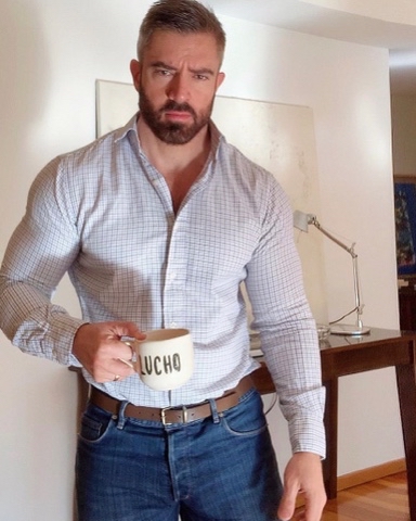 Александр в LOOKY. . время кофе😎