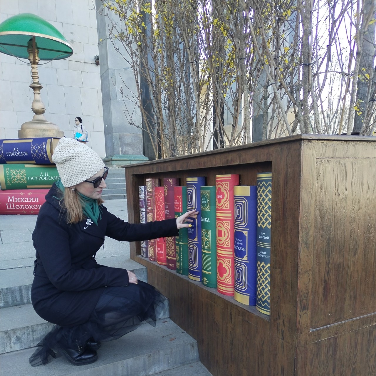 📚 Книжная тема в Москве меня порадовала. И классные зоны у библиотеки, и куча книжных магазинов. Букинистический на Арбате вообще огонь.

Спасибо [@galinavenn ](rn-looky://navigate/profile/6e10c7dc-d6b0-4271-8c05-25773dd6b6f2)и  [@kami_bakina ](rn-looky://navigate/profile/879b6e7a-95b4-46b3-8b69-cce2d5ff6e53) за наводку 

#книги #читатьневредно