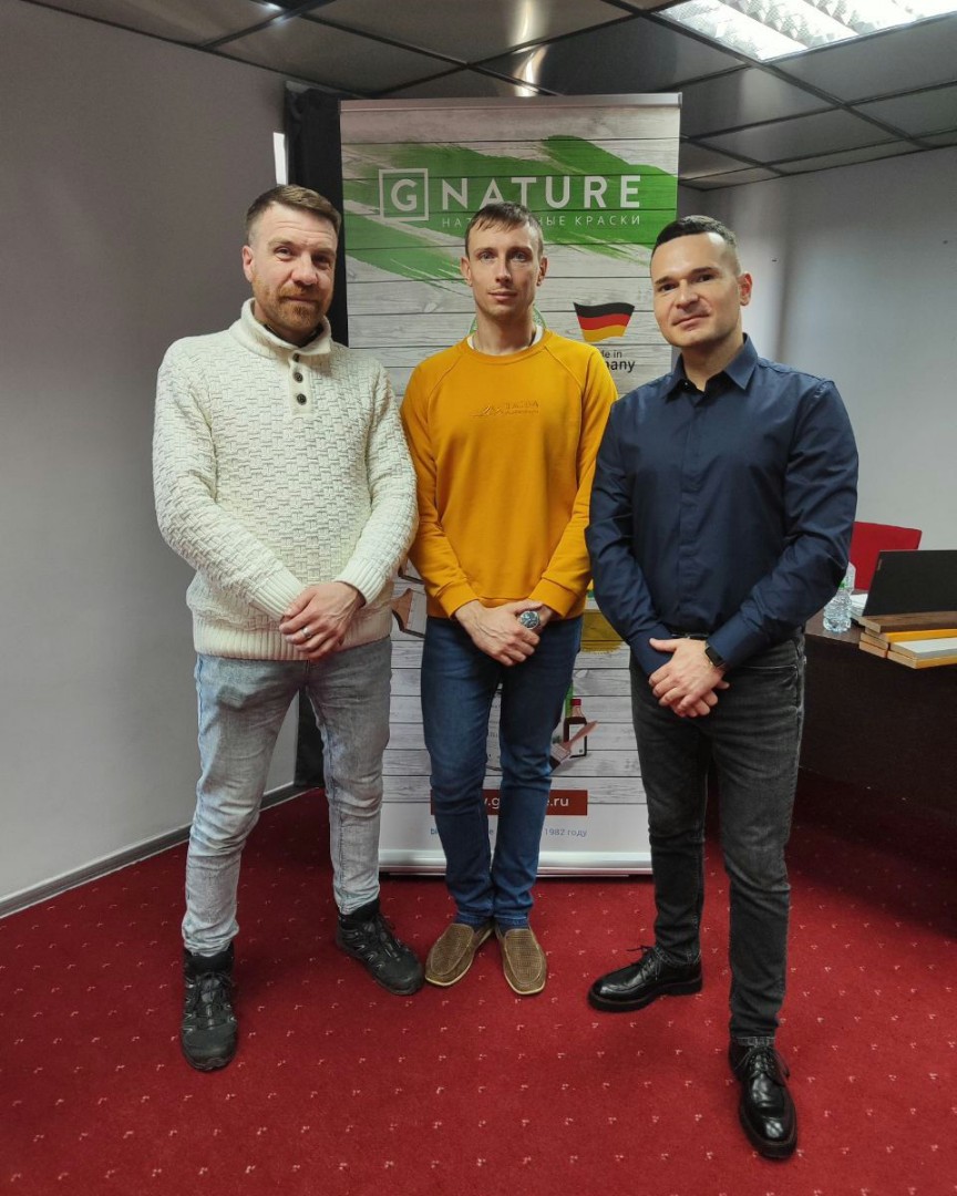 Прошёл очередной семинар по продукции Gnature, было представлено 3 новых продукта. 
@Gnature - это масла по дереву. Область применения: Деревянные фасады, масло для террас, масло для мебели, масло для столов, масло для внутренних работ, для саун и бань. Данный продукт относится к линейки премиум, состоит из 💯% натуральных компонентов. 
Работаю с данным продуктом около 7 лет, результатом, качеством доволен.